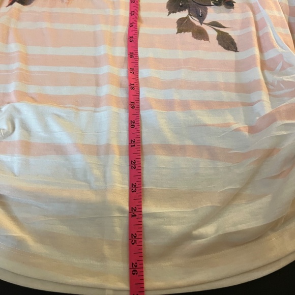 Esspresso XL boho floral pink, gold and white, top with capped sheer sleeves - Picture 3 of 7